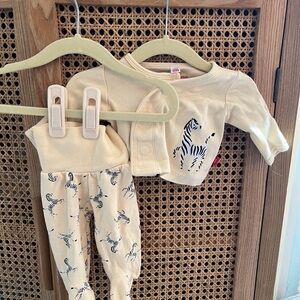 Magnetic Me Cream Preemie Magnetic Gown with Red Logo